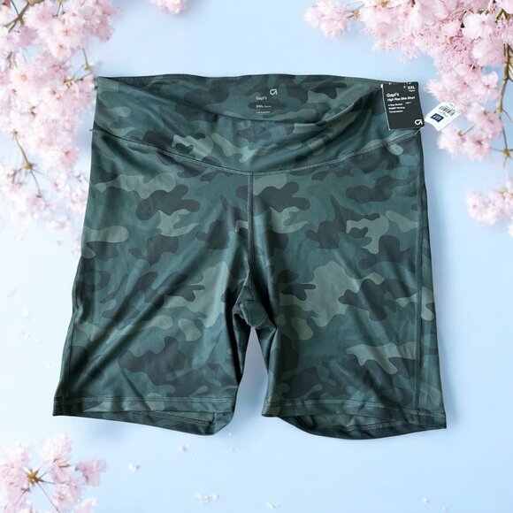 GAP Fit Women's Camo High Rise Bike Shorts Sz XXL NEW - Picture 1 of 5